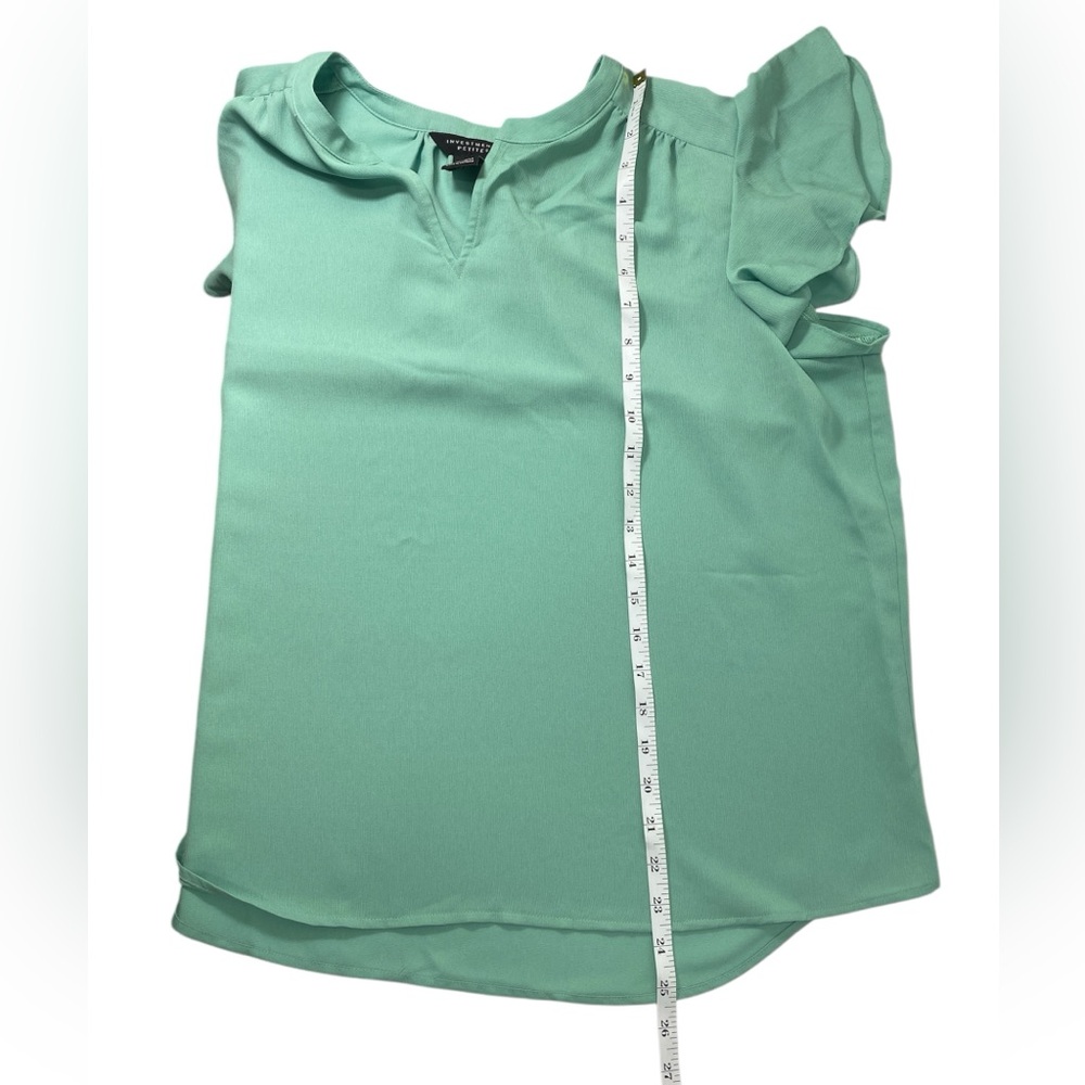 Investments Petites Women’s L Green Light & Flowy V-neck Ruffle Short Sleeve Top - Picture 7 of 8